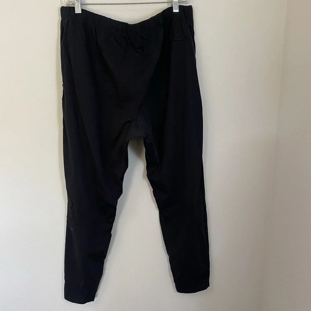 Fabletics The Takeover Pant Men's Size XL Black Joggers Workout Athletic Gym - Picture 5 of 8